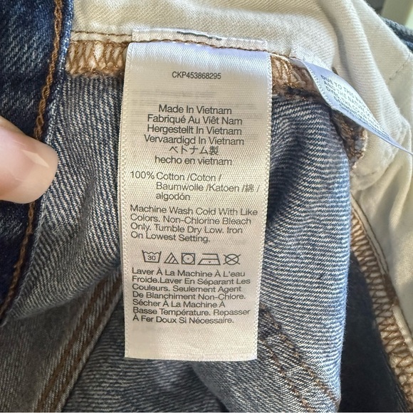 Madewell Shorts Womens 31 Blue Relaxed Denim Button Fly Distressed Raw Hem - Picture 6 of 7